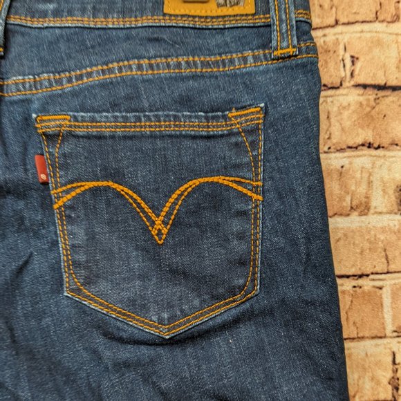 Levi's Size 27 - Picture 9 of 14